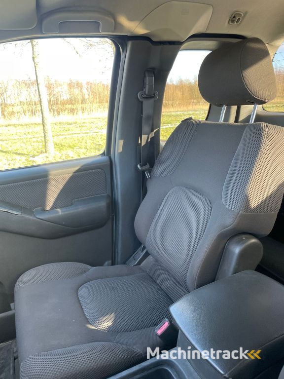 Nissan Navara 2.5 DCI King CAB 4WD