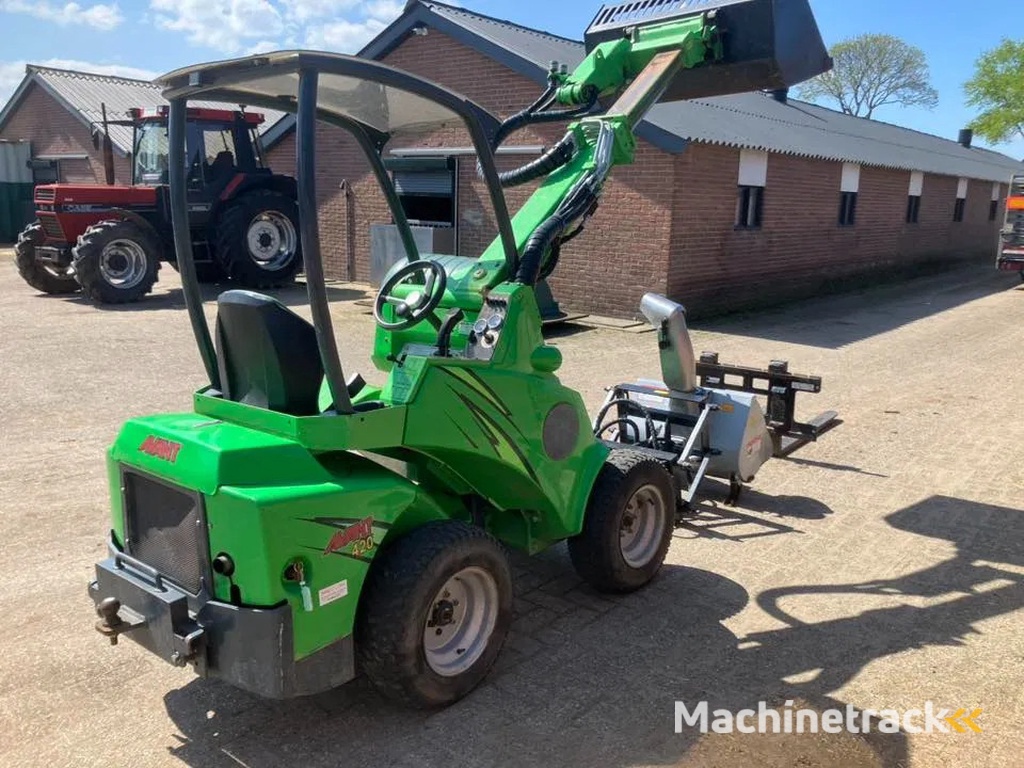 Avant 420 Shovel Loader