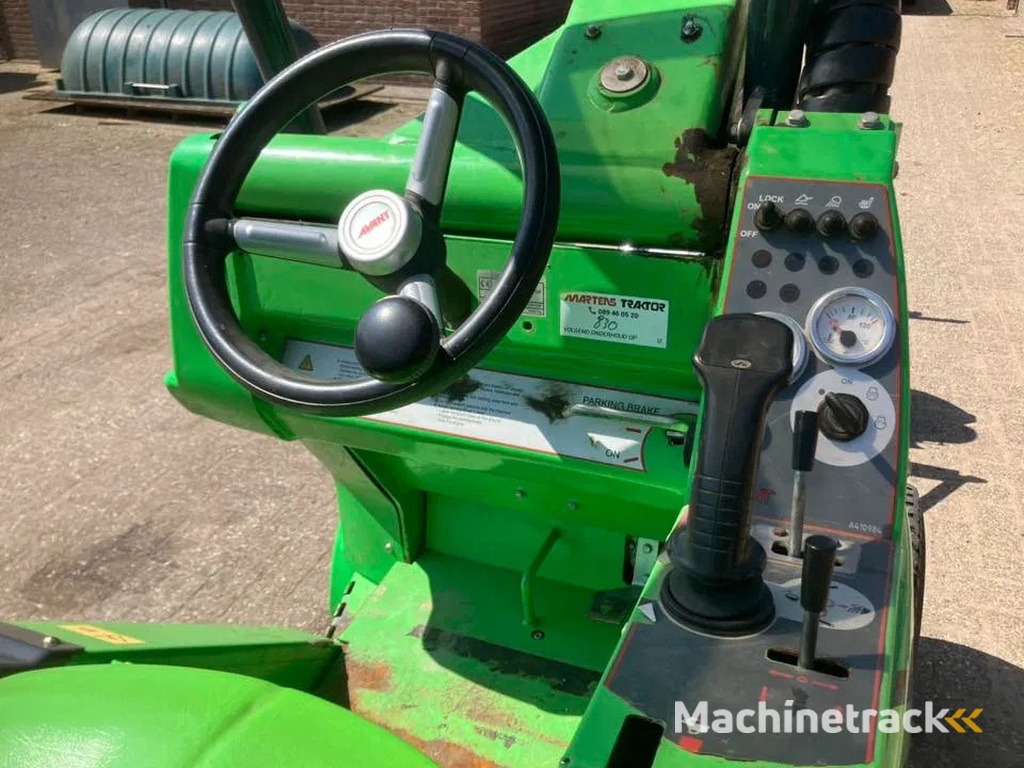 Avant 420 Shovel Loader