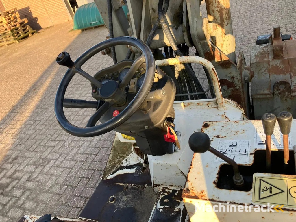 Transmanut Shovel Loader