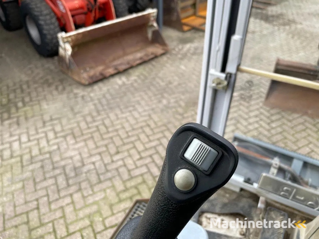 Neuson 6503 WD Bandenkraan