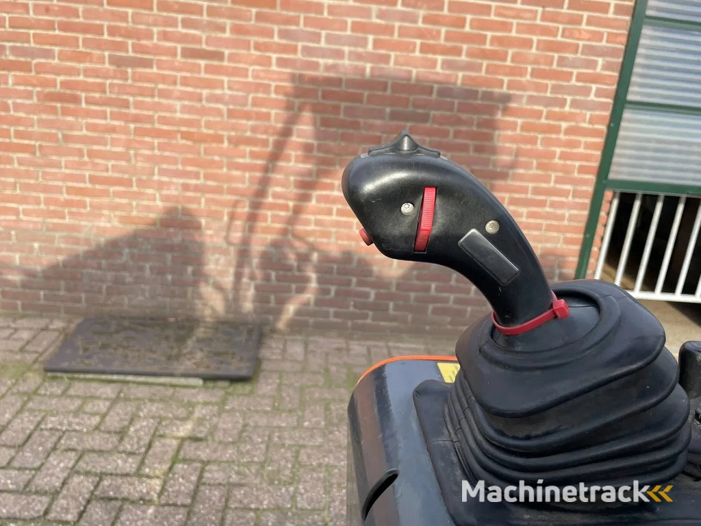 Giant V6004T Shovel Loader