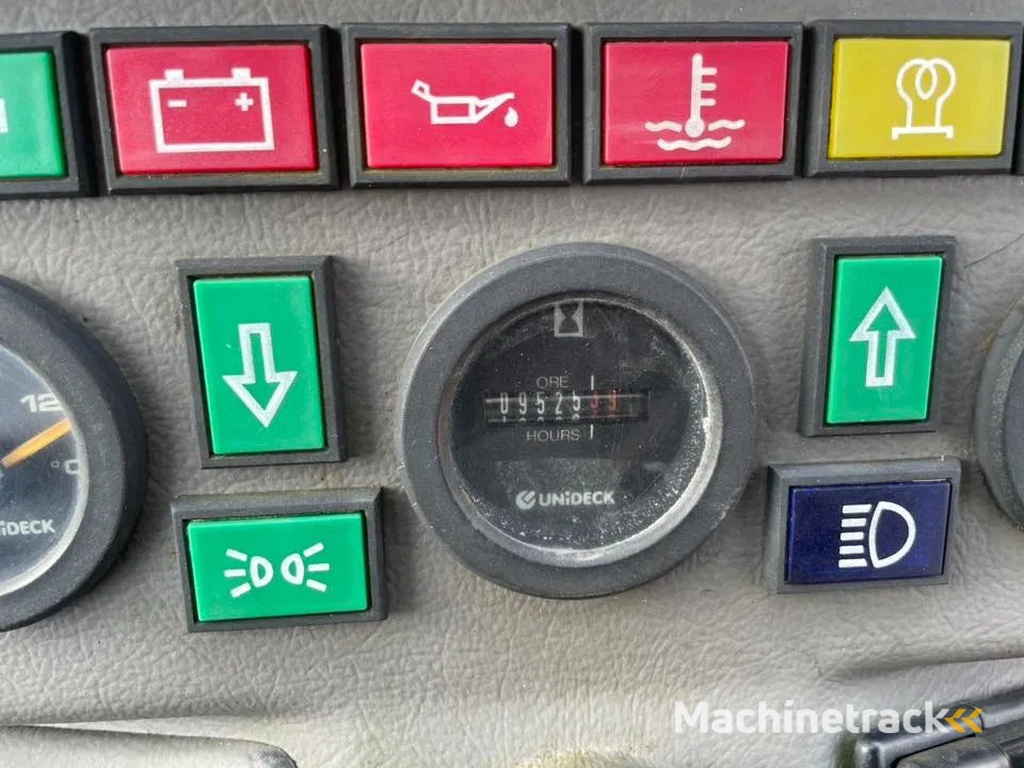 Giant V6004T Shovel Loader