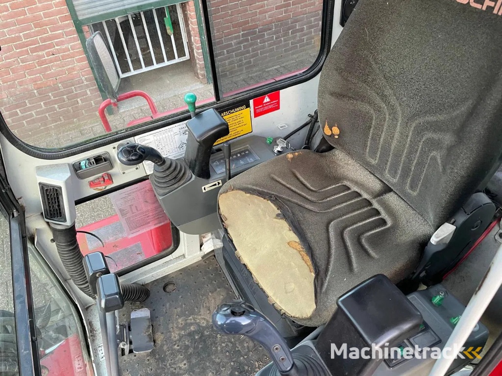 Takeuchi TB125 Graafmachine Minigraver