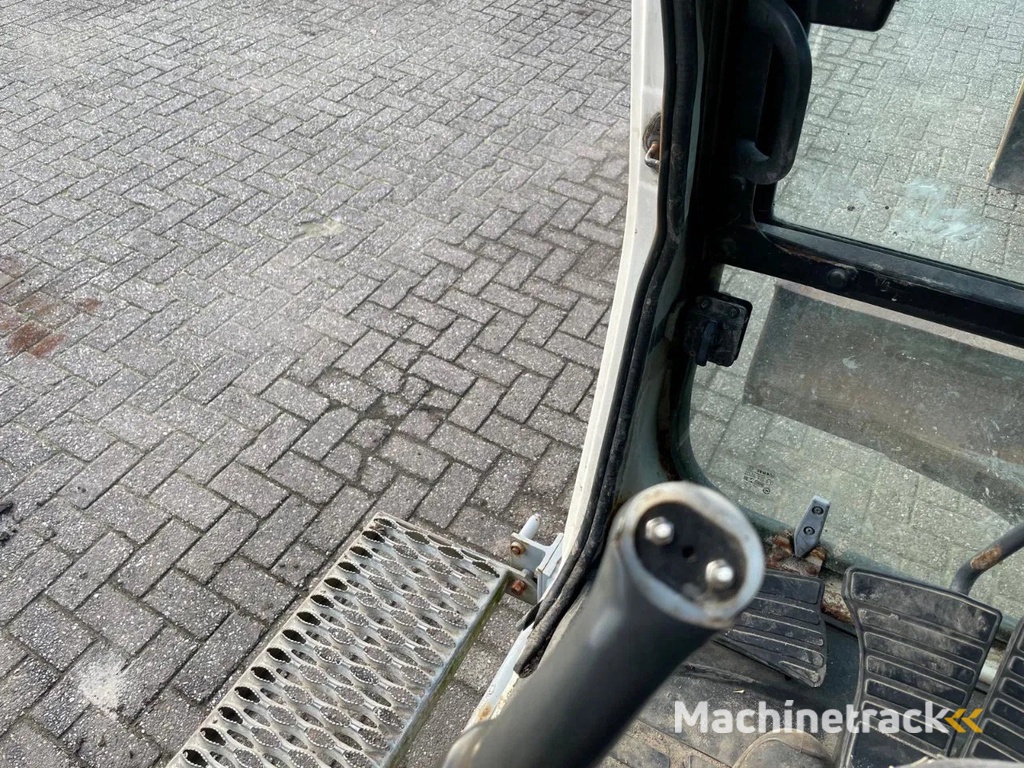 Kato HD307 Graafmachine