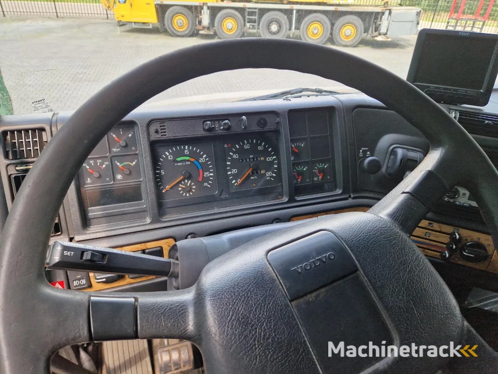 Volvo NH 12.460 torpedo