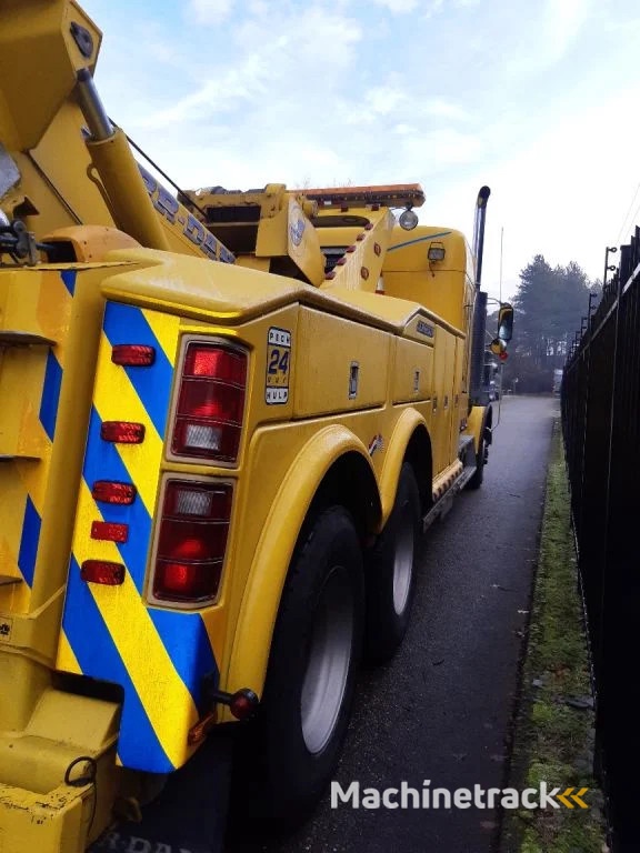 Freightliner torpedofront towtruck FLD120 torpedo