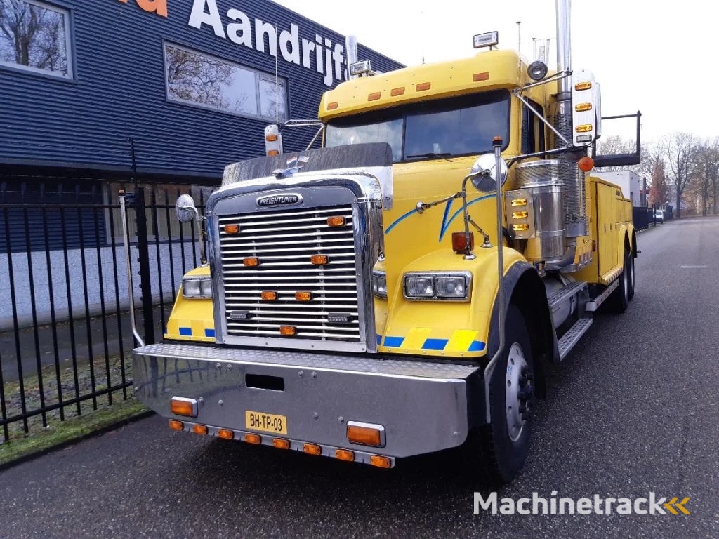 Freightliner torpedofront towtruck FLD120 torpedo