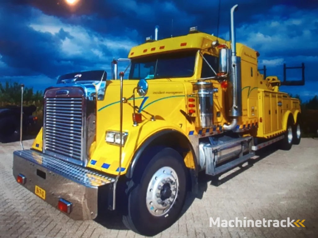 Freightliner torpedofront towtruck FLD120 torpedo