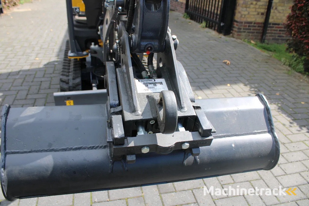 Eurotrac HE 12 servo