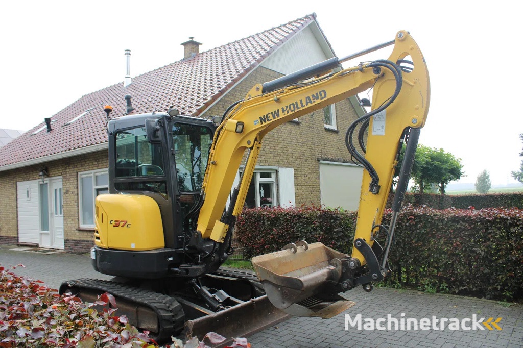 New Holland E37C