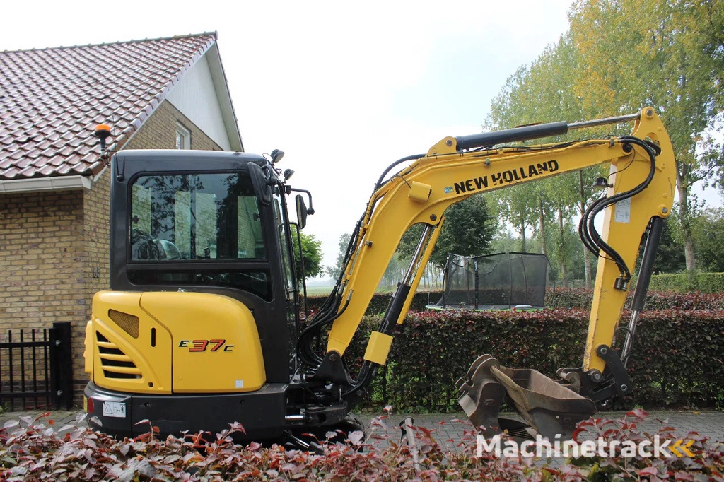 New Holland E37C