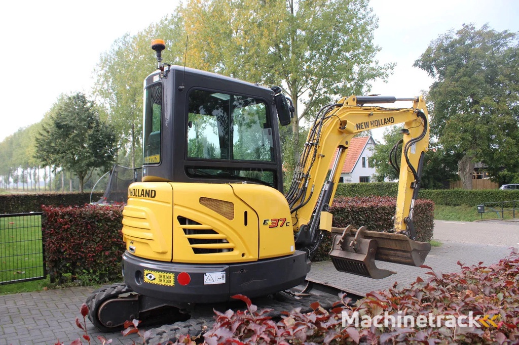 New Holland E37C
