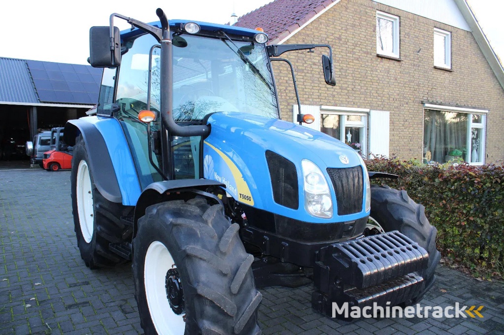 New Holland T5050