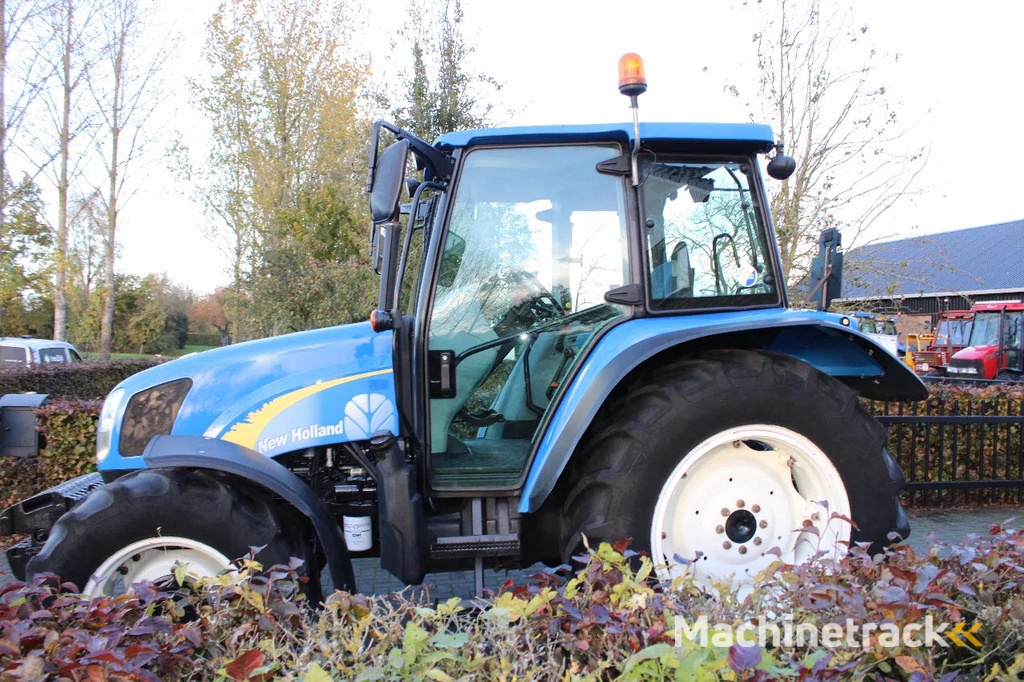 New Holland T5050