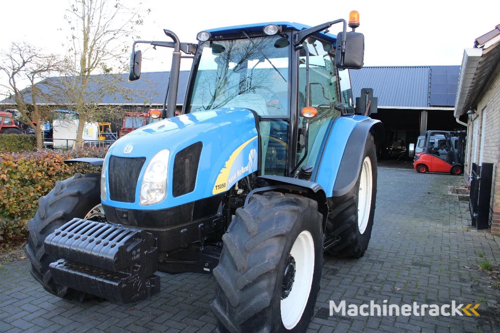 New Holland T5050