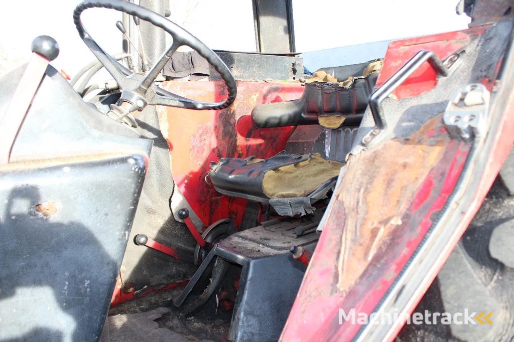 International 844SA met voorlader