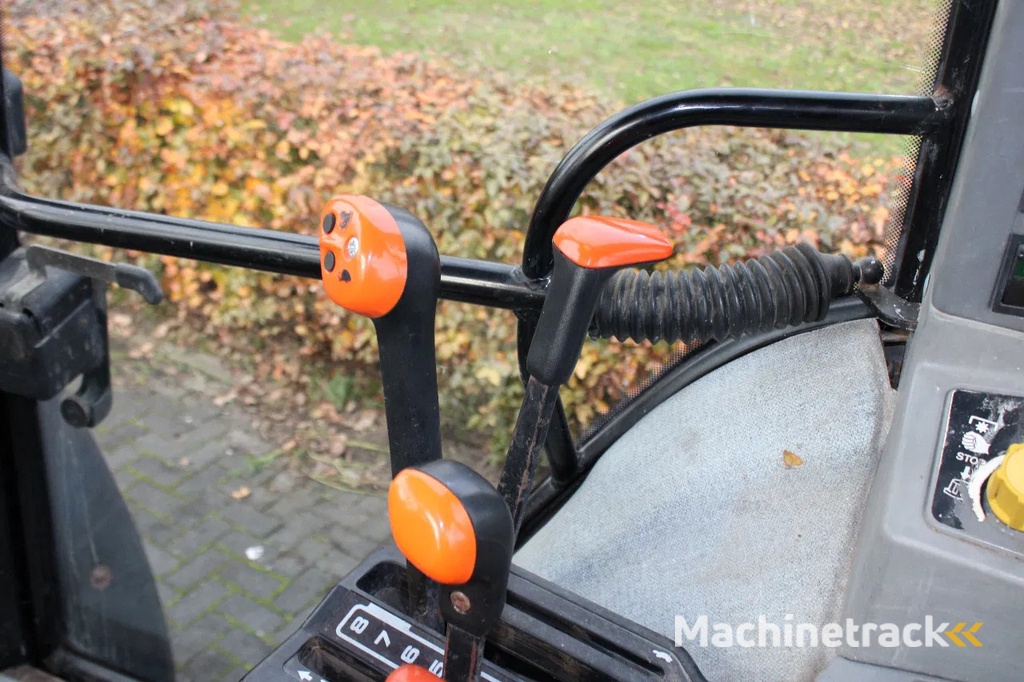 New Holland 6640 met turbo  fronthef en front pto