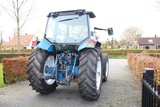 Minituur van New Holland 6640 met turbo  fronthef en front pto