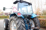 Minituur van New Holland 6640 met turbo  fronthef en front pto