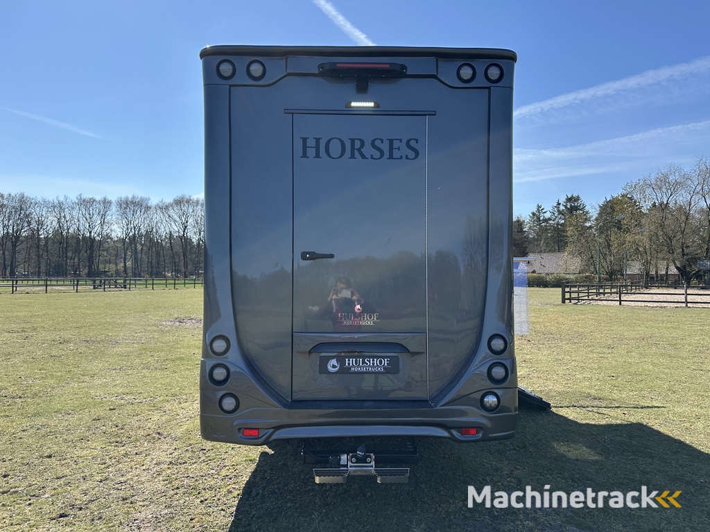 Iveco Daily 2-paards paardenvrachtwagen XXL 3.0l 180PK Automaat B-rijbewijs