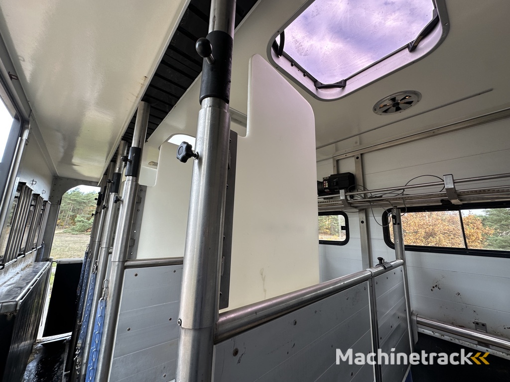 Scania 18T Roelofsen 6-paards paardenvrachtwagen LIVING