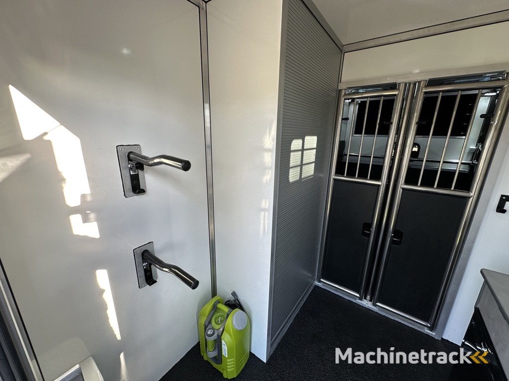 Iveco Daily 2-paards paardenvrachtwagen LIVING 3.0l 180PK Automaat B-rijbewijs