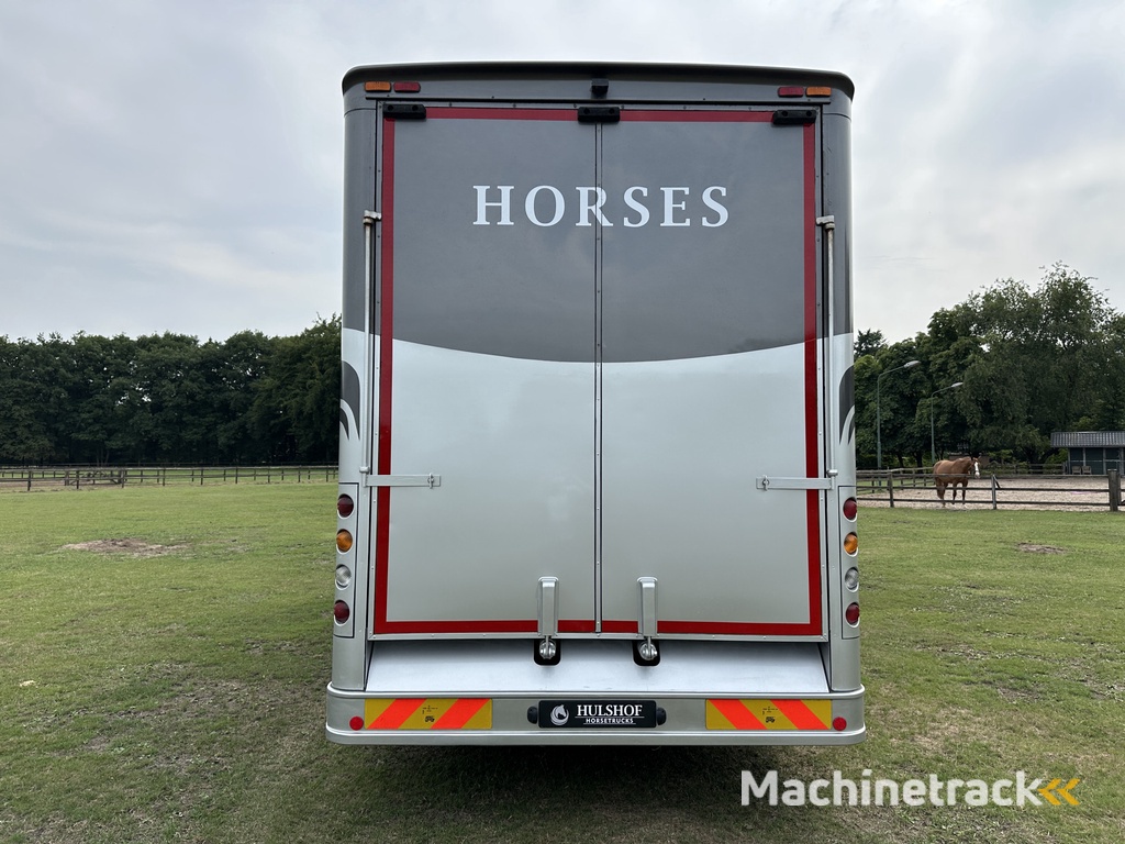 Iveco Eurocargo 7.5T 3-paards paardenvrachtwagen LIVING Marge