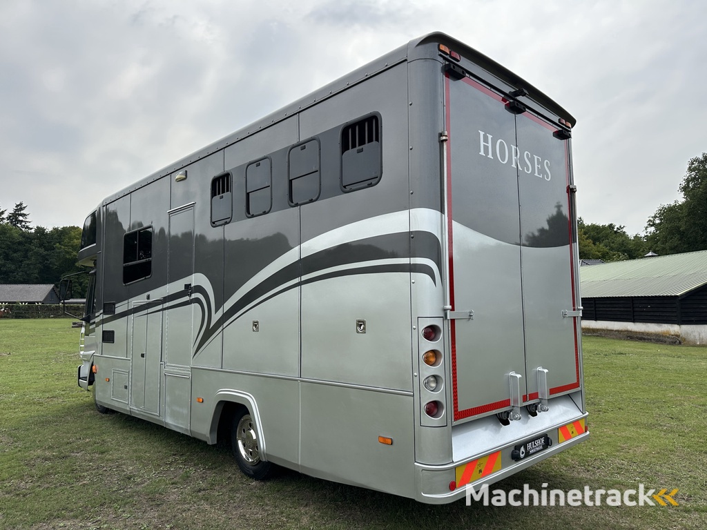 Iveco Eurocargo 7.5T 3-paards paardenvrachtwagen LIVING Marge