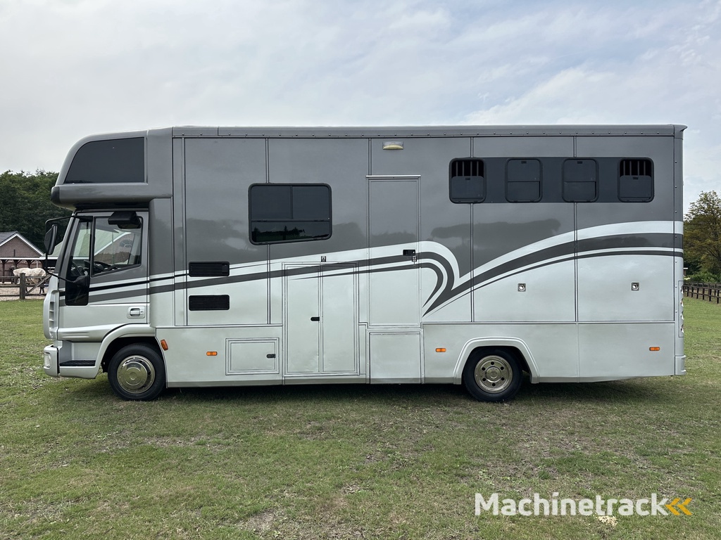 Iveco Eurocargo 7.5T 3-paards paardenvrachtwagen LIVING Marge