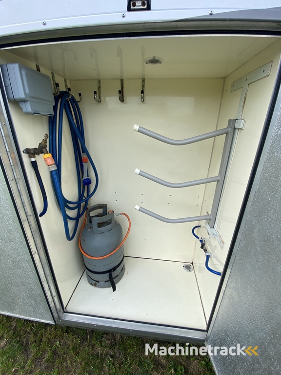 Iveco Eurocargo 7.5T 3-paards paardenvrachtwagen LIVING Marge