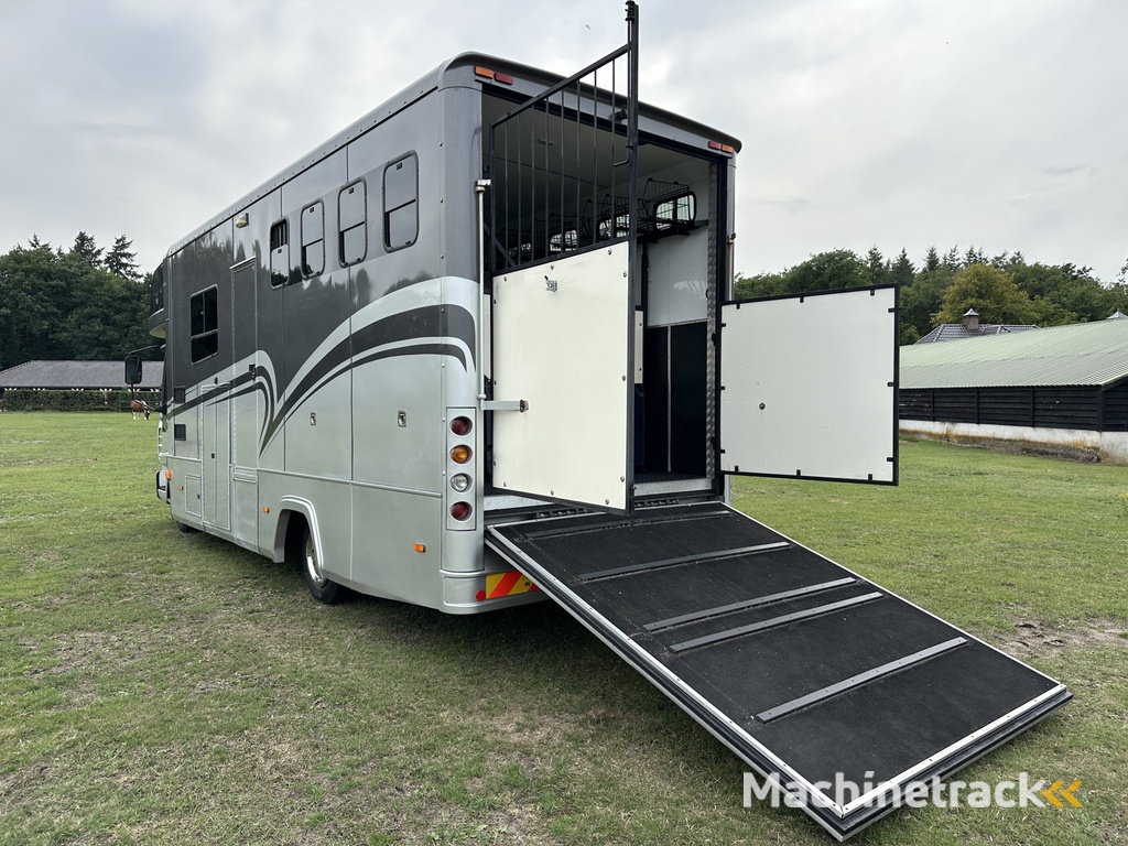 Iveco Eurocargo 7.5T 3-paards paardenvrachtwagen LIVING Marge