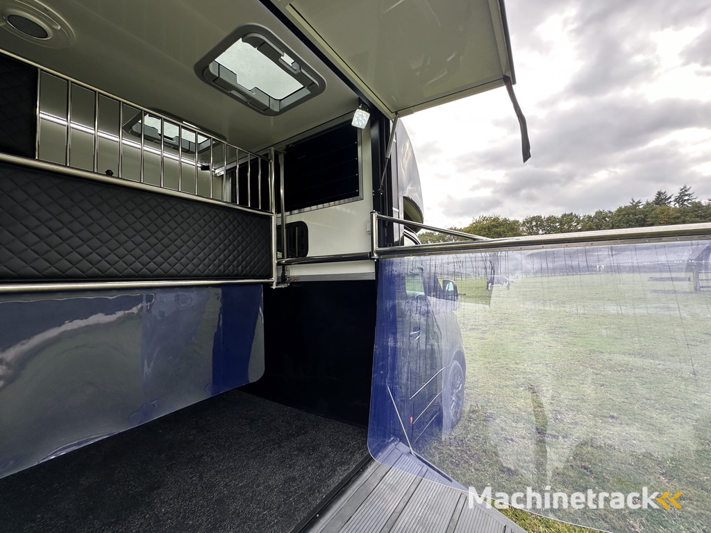 Mercedes-Benz Sprinter 317 AMG 2-paards paardenvrachtwagen B-rijbewijs