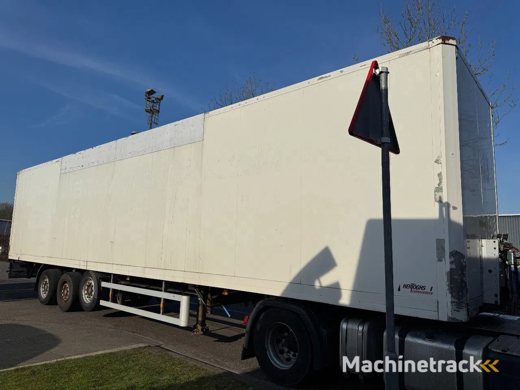 Hertoghs BOX TRAILER - 3 AXLE SAF 1 LIFT AXLE