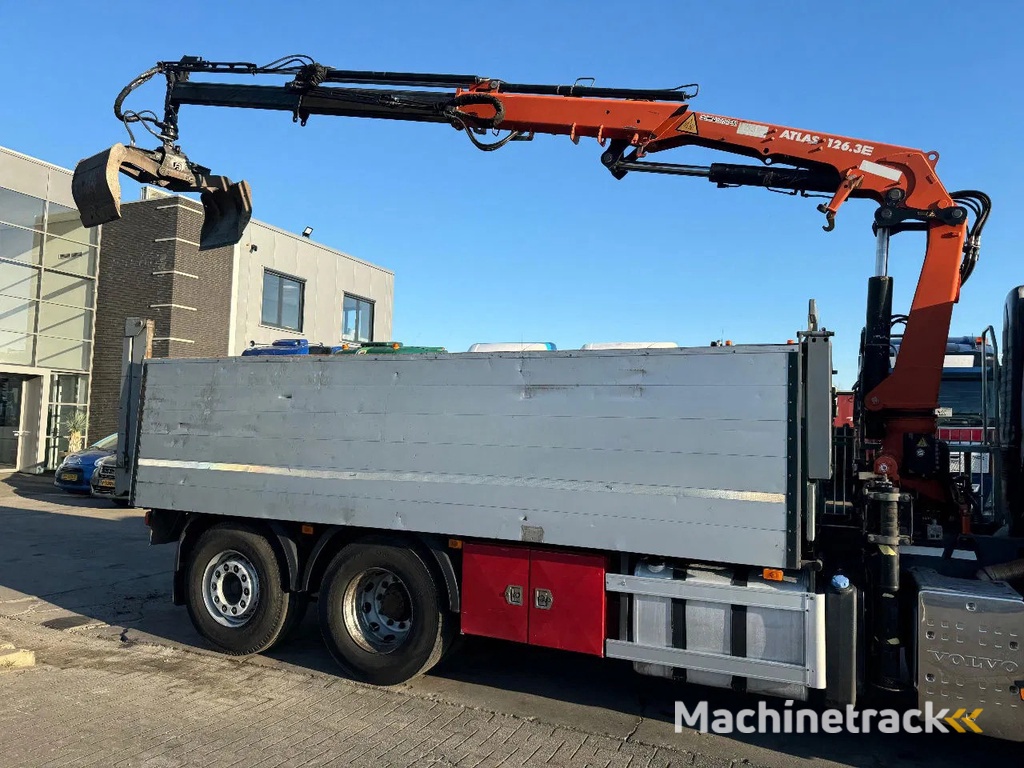 Volvo FM 330 6X2 - EURO 5 + ATLAS 126.3E A2 + REMOTE + LIFT/STEERING AXLE