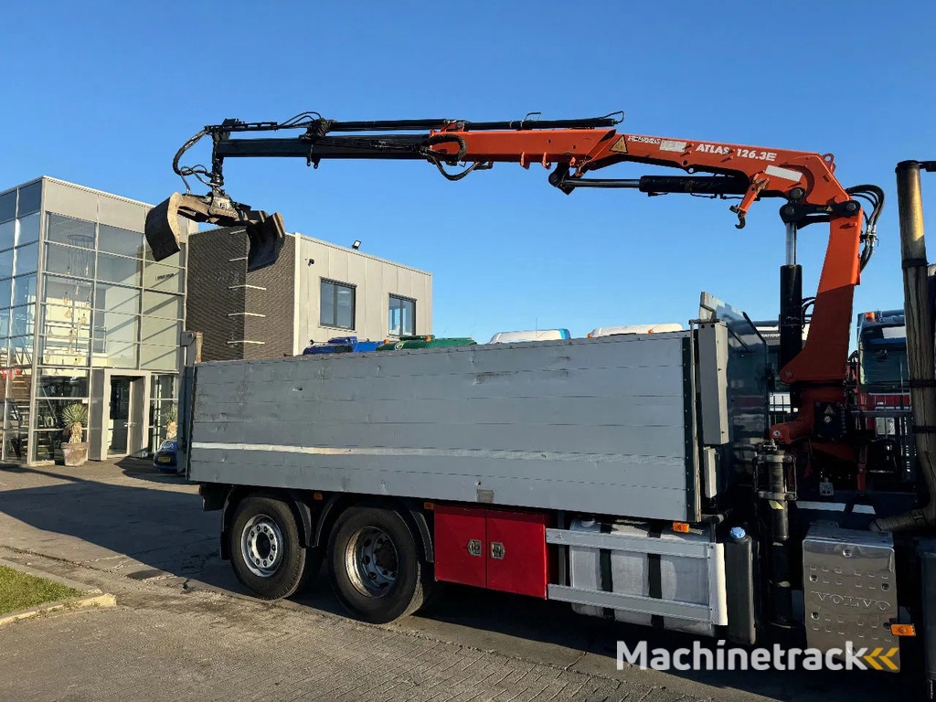 Volvo FM 330 6X2 - EURO 5 + ATLAS 126.3E A2 + REMOTE + LIFT/STEERING AXLE