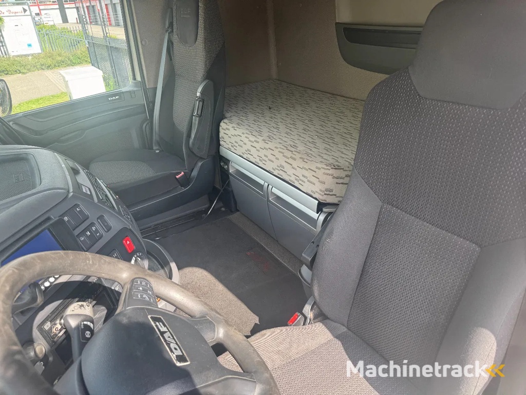 DAF XF 440 4X2 EURO 6 STANDKLIMA NIGHT LOCK