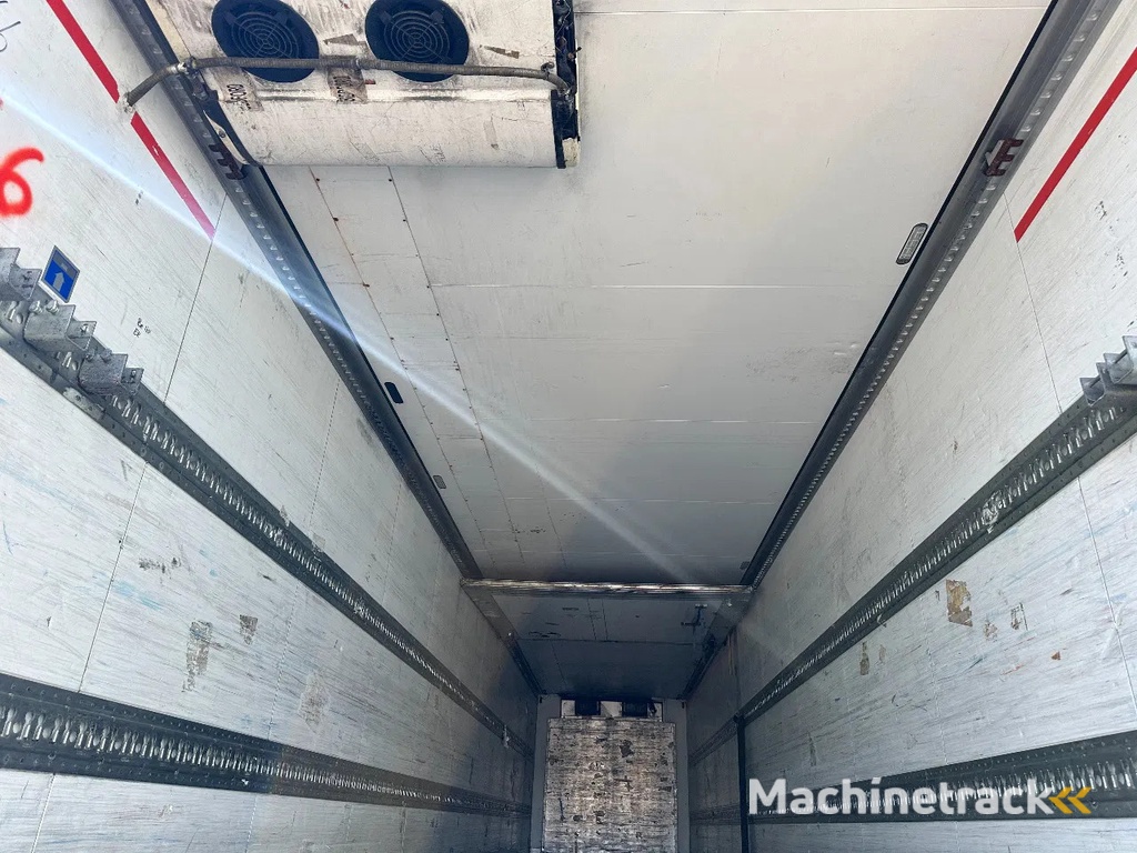 Schmitz Cargobull Schmitz Cargobull PRICES FROM €6950 TO €8950,- 40 X CARRIER 1850 MT D/E SAF AXELS