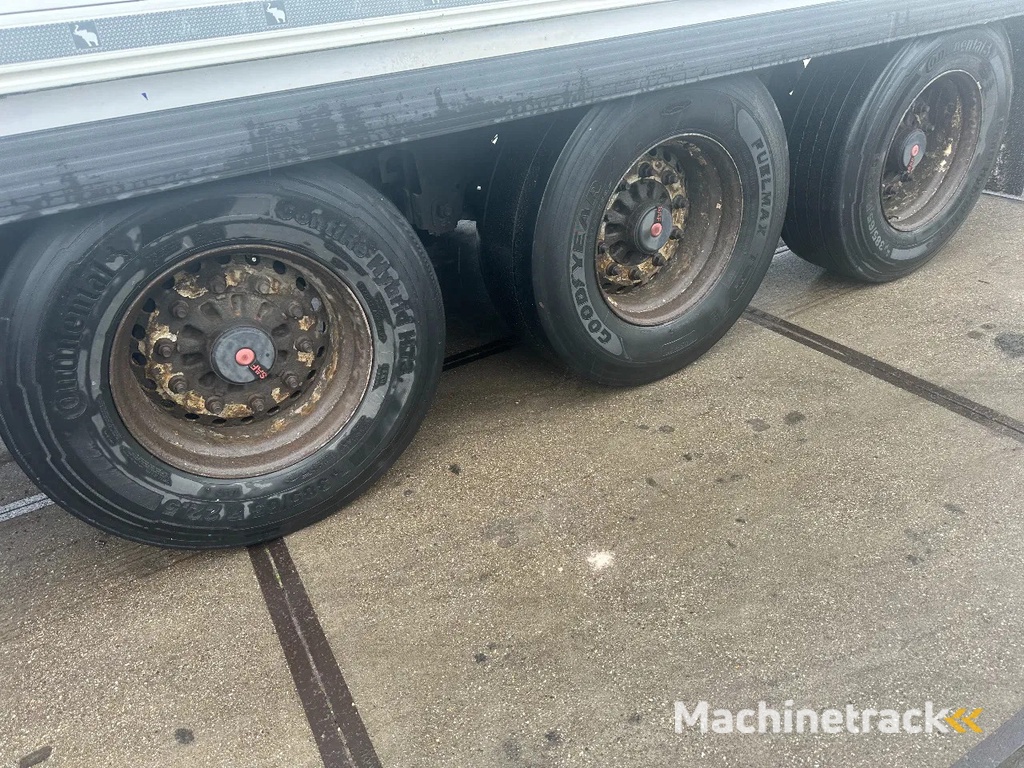 Schmitz Cargobull Schmitz Cargobull PRICES FROM €6950 TO €8950,- 40 X CARRIER 1850 MT D/E SAF AXELS