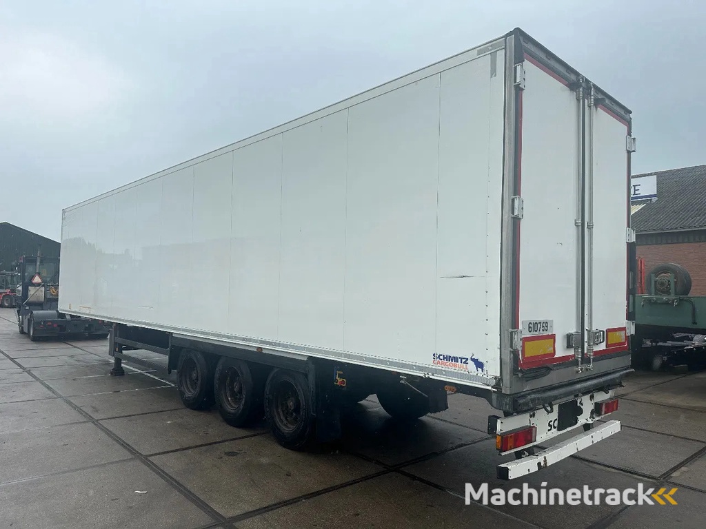 Schmitz Cargobull Schmitz Cargobull PRICES FROM €6950 TO €8950,- 40 X CARRIER 1850 MT D/E SAF AXELS