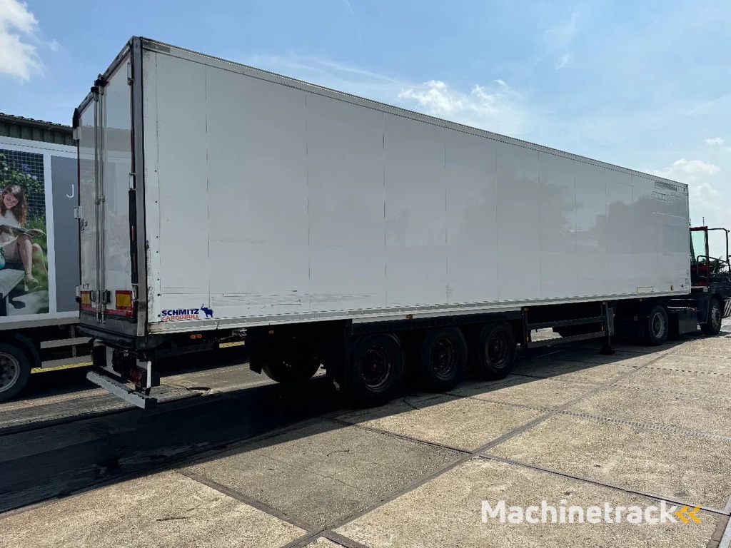 Schmitz Cargobull Schmitz Cargobull PRICES FROM €6950 TO €8950,- 40 X CARRIER 1850 MT D/E SAF AXELS