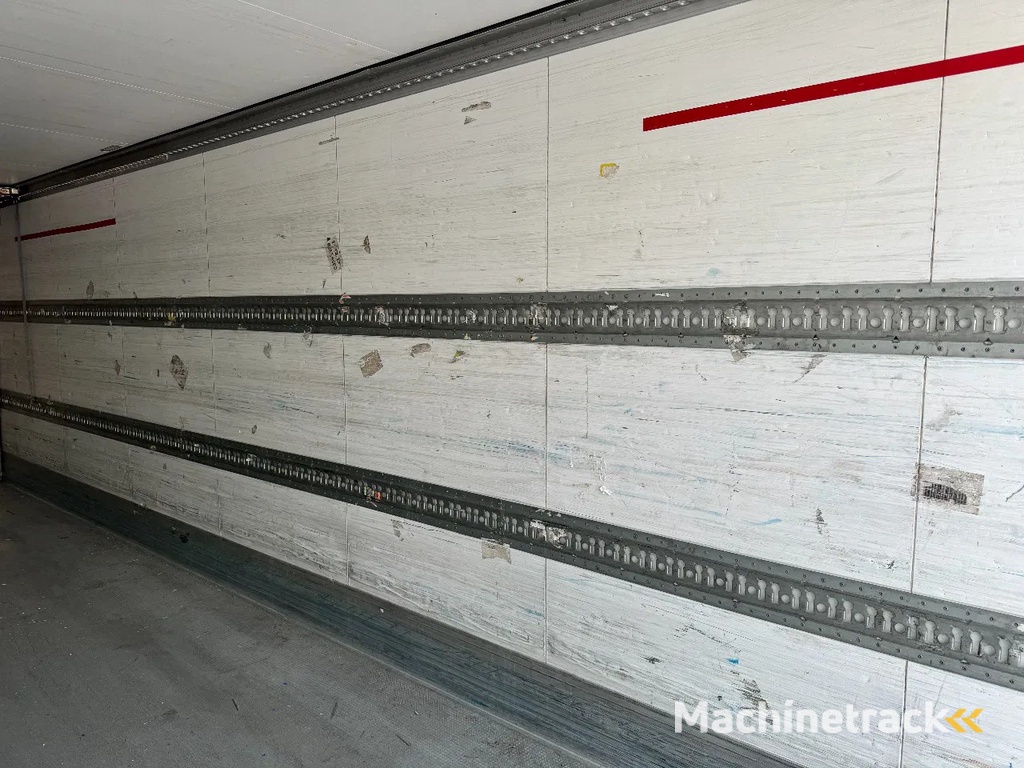 Schmitz Cargobull Schmitz Cargobull PRICES FROM €6950 TO €8950,- 40 X CARRIER 1850 MT D/E SAF AXELS