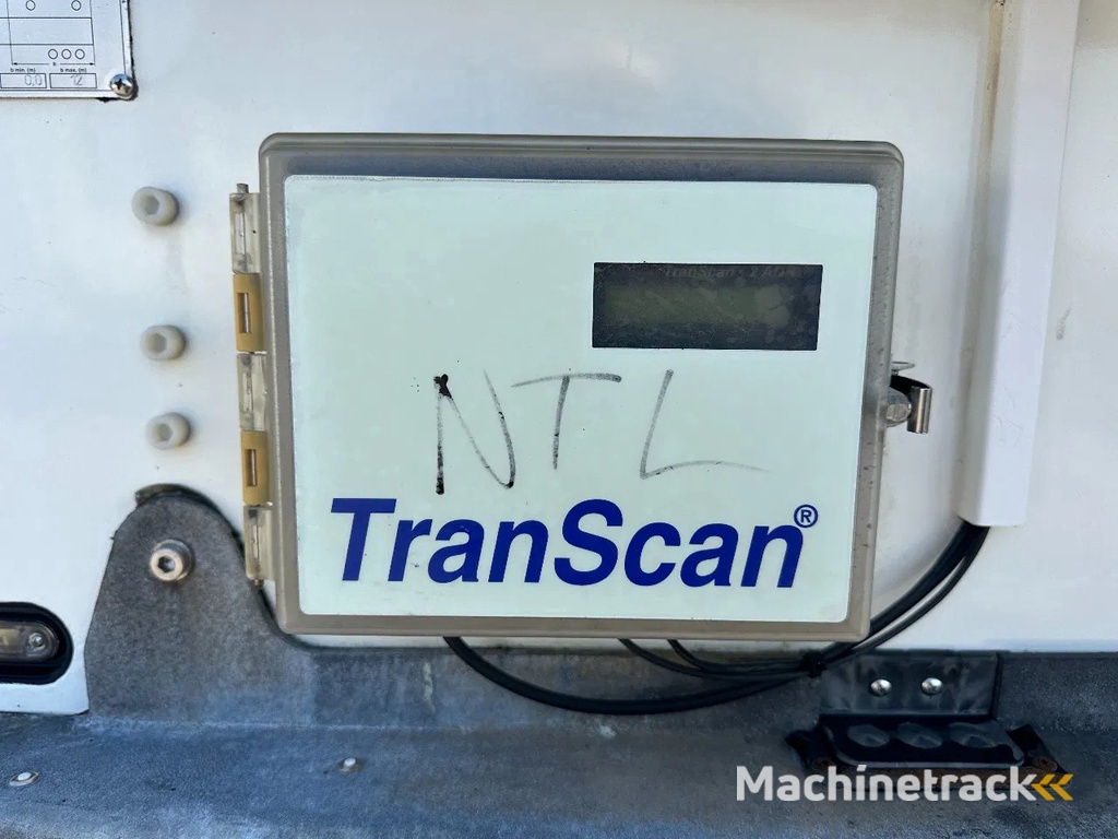 Schmitz Cargobull Schmitz Cargobull PRICES FROM €6950 TO €8950,- 40 X CARRIER 1850 MT D/E SAF AXELS