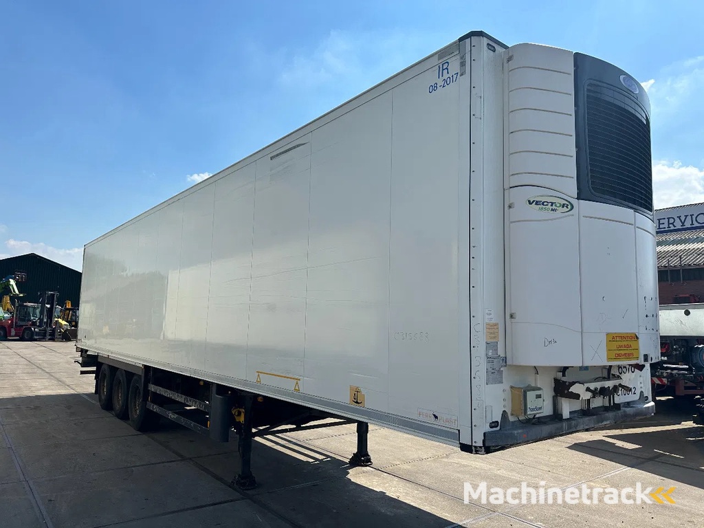 Schmitz Cargobull Schmitz Cargobull PRICES FROM €6950 TO €8950,- 40 X CARRIER 1850 MT D/E SAF AXELS