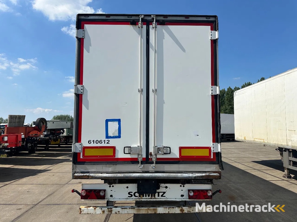 Schmitz Cargobull Schmitz Cargobull PRICES FROM €6950 TO €8950,- 40 X CARRIER 1850 MT D/E SAF AXELS