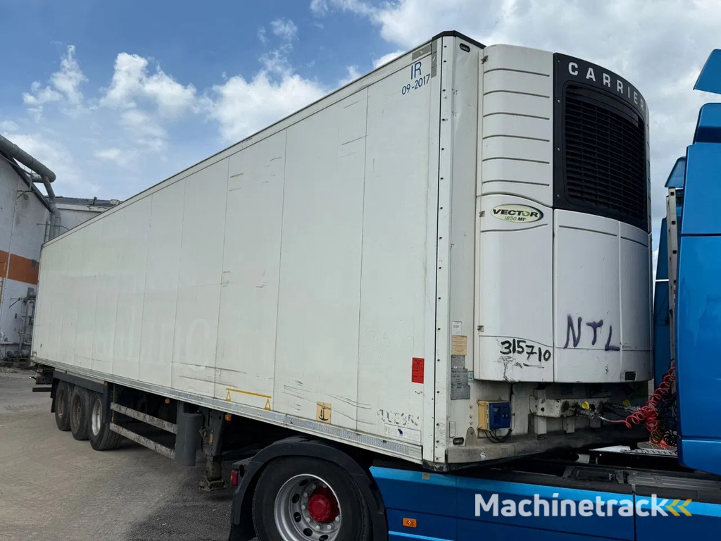 Schmitz Cargobull Schmitz Cargobull PRICES FROM €6950 TO €8950,- 40 X CARRIER 1850 MT D/E SAF AXELS