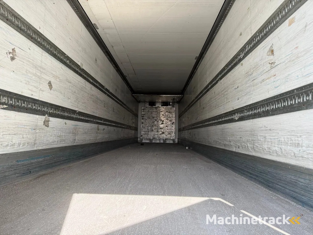 Schmitz Cargobull Schmitz Cargobull PRICES FROM €6950 TO €8950,- 40 X CARRIER 1850 MT D/E SAF AXELS