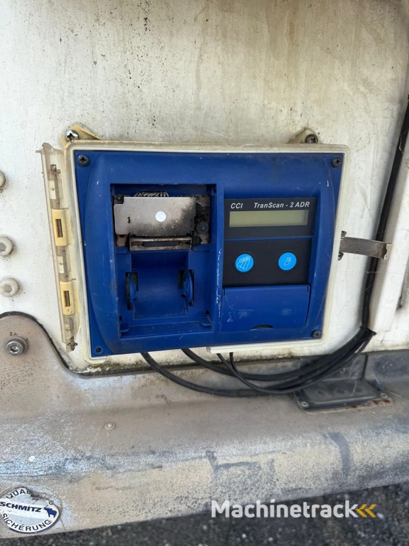 Schmitz Cargobull Schmitz Cargobull PRICES FROM €6950 TO €8950,- 40 X CARRIER 1850 MT D/E SAF AXELS