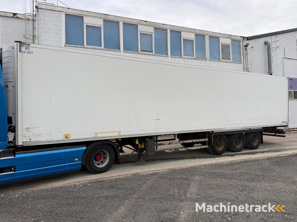 Schmitz Cargobull Schmitz Cargobull PRICES FROM €6950 TO €8950,- 40 X CARRIER 1850 MT D/E SAF AXELS