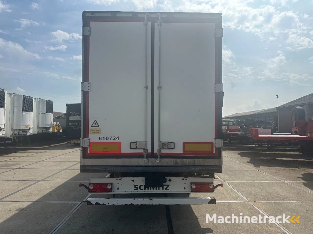 Schmitz Cargobull Schmitz Cargobull PRICES FROM €6950 TO €8950,- 40 X CARRIER 1850 MT D/E SAF AXELS